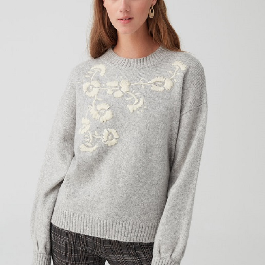 Pulover gri cu broderie florală 