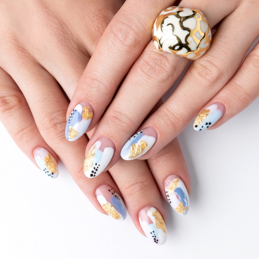 Manichiură nail art de primăvară 