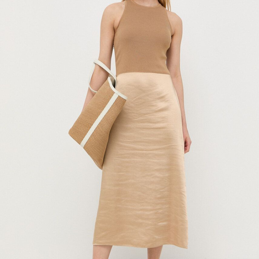 Rochie bej nude din colecția BOSS confecționată din combinația a două materiale diferite