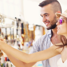 Studiu: Românii, pe primul loc în cheltuirea bugetului pe shopping, atunci când călătoresc