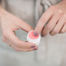 Patru uimitoare metode de înfrumusețare cu balsam de buze