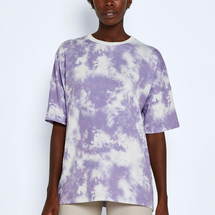 Tricou lejer Noisy May cu aspect tie-dye, ce combină albul cu o superbă nuanță de violet prăfuit 