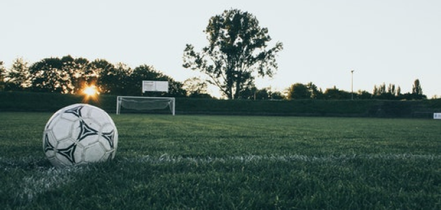 In ce an a devenit fotbalul sport olimpic? 