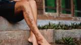 Tatuaj vegetal pe un singur picior 