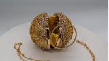 Geantă mini aurie elegantă, în formă de sferă, de ocazie, cu textură satinată și decorată cu ștrasuri din cristale artizanale