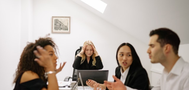 Atunci cand te confrunti cu o problema, care e reactia ta initiala?