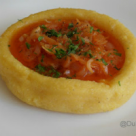 Tocanita de ceapa cu pasta de gogosari in blid de mamaliga