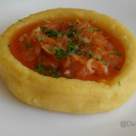 Tocanita de ceapa cu pasta de gogosari in blid de mamaliga