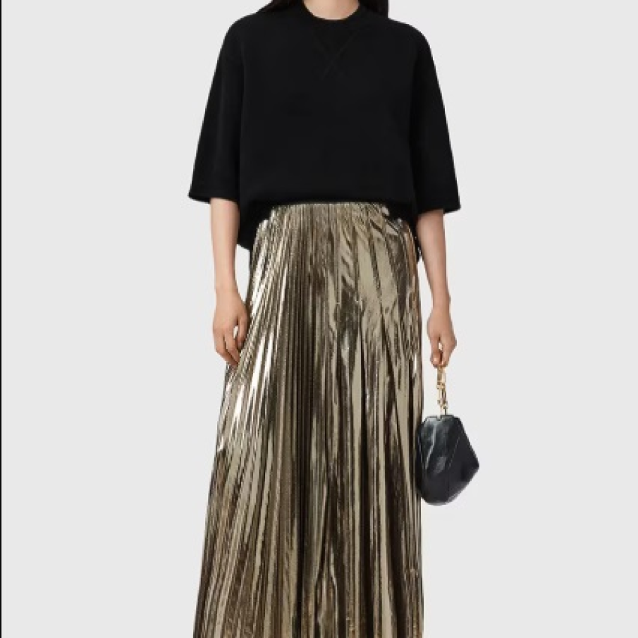11 modele de fuste plisate și stilate, în tendințe în toamna 2025