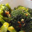  Broccoli cu usturoi si pasta de ardei 