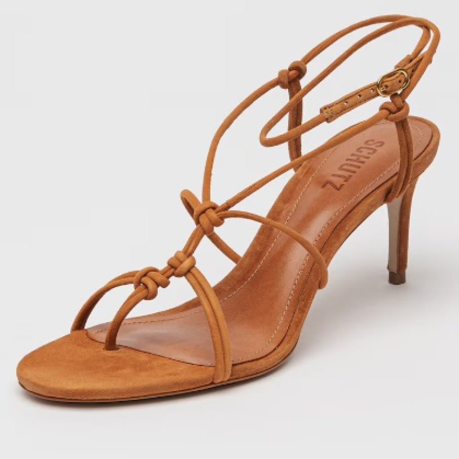 10 modele de sandale în nuanță de Mocha Mousse, culoarea anului