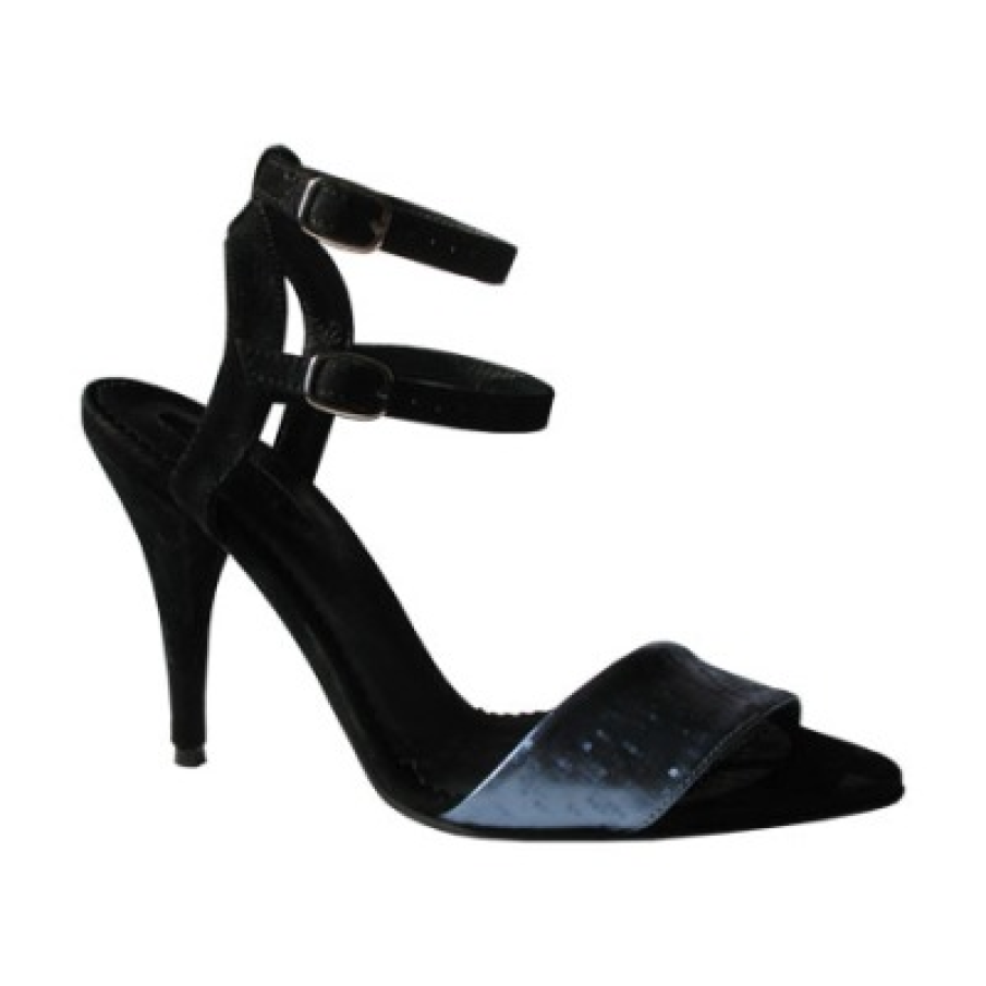 Subtilitate si rafinament. Eternul stiletto.