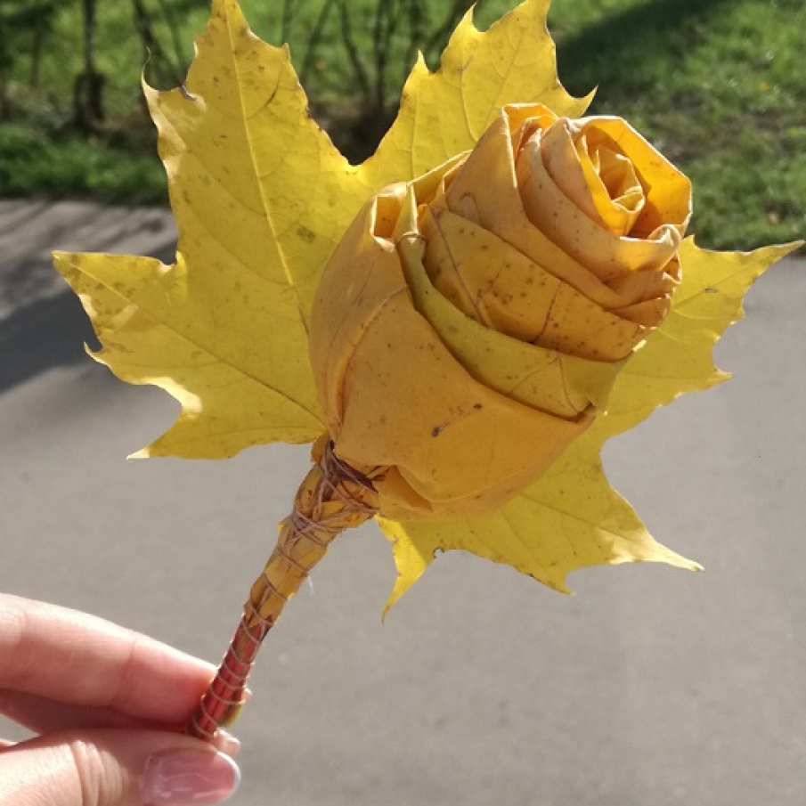 Trandafir din frunze 