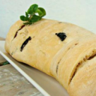 Paine greceasca cu oregano si masline