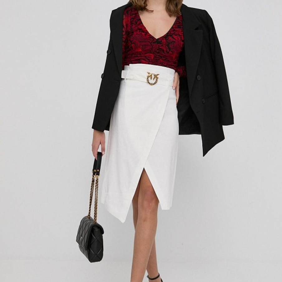 Fustă Pinko cu talie înaltă, crăpătură frontală și detaliu metalic auriu în mijlocul taliei 