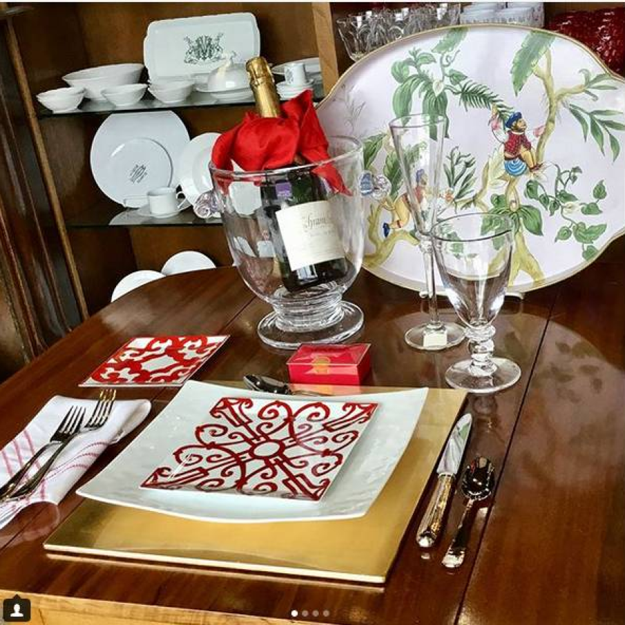 Sampanie & ciocolata - de nelipsit de pe o masa romantica