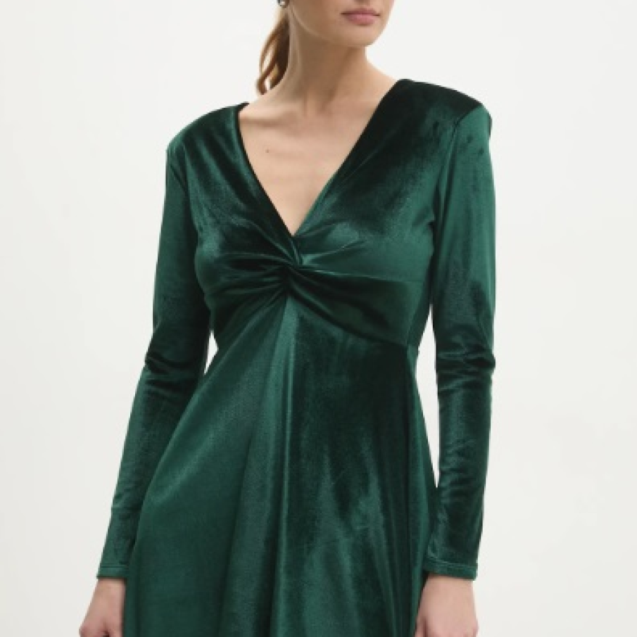 10 piese vestimentare din CATIFEA, materialul trending al toamnei 2025