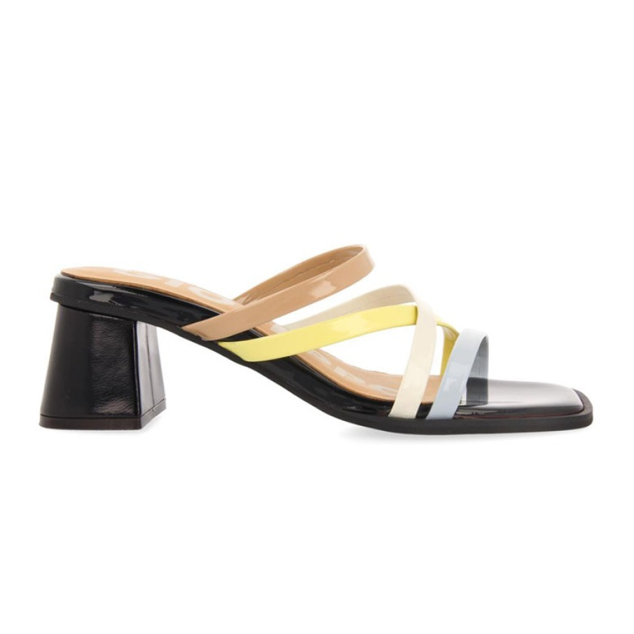 Papuci cu toc mediu pătrățos, din piele lăcuită, cu talpă neagră și bretele multicolore, în nuanțe pastelate