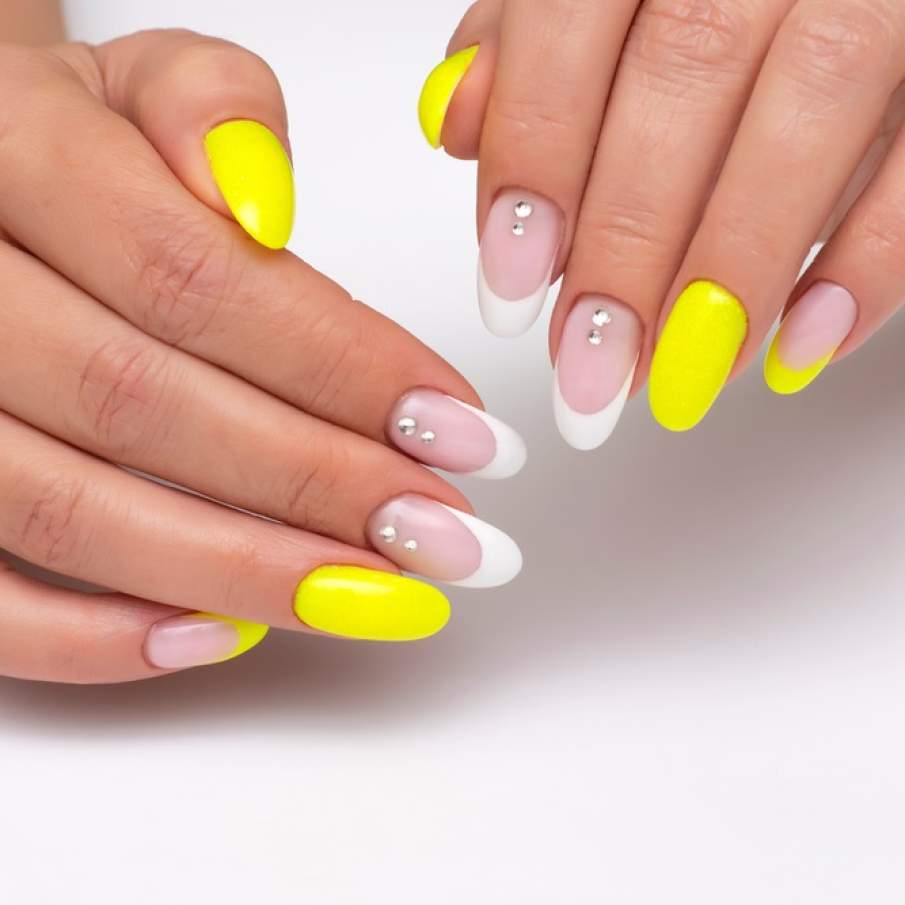  Manichiură cu cristale pentru vară 