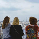 Millennials vs Gen Z: generații diferite, obiceiuri de călătorie diferite?