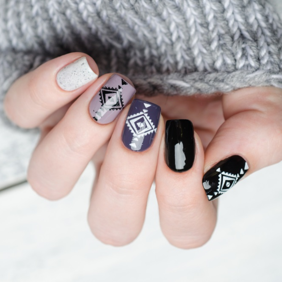 Unghiile cu patternuri grafice 