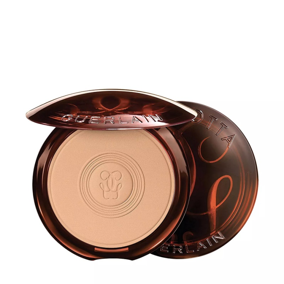 Pudra mată Guerlain Terracotta Matte Powder pentru o piele radiantă și cu o tentă de bronz este imbogățită cu Kaolin, o argilă albă cunoscută pentru proprietățile sale matifiante
