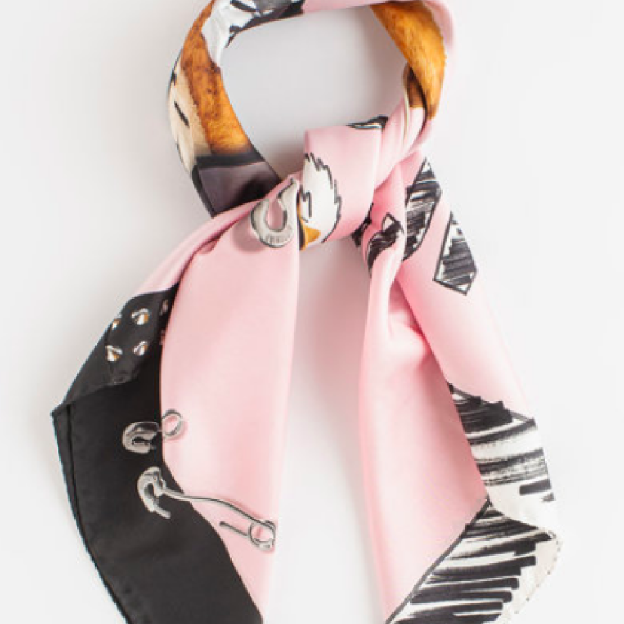  Moschino Eșarfă pătrată din mătase cu imprimeu