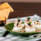 Ouă umplute cu pate - aperitivul festiv, de nelipsit de pe masa de Paște. Rețeta clasică și variante delicioase de ouă umplute 