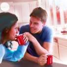 67% dintre romani aleg sa consume cafea solubila in compania prietenilor