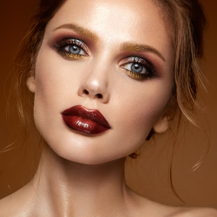 Accente subtile și delicate de auriu de toamnă acolo unde te aștepți cel mai puțin 