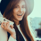 De ce purtam masca perfectiunii pe Facebook?