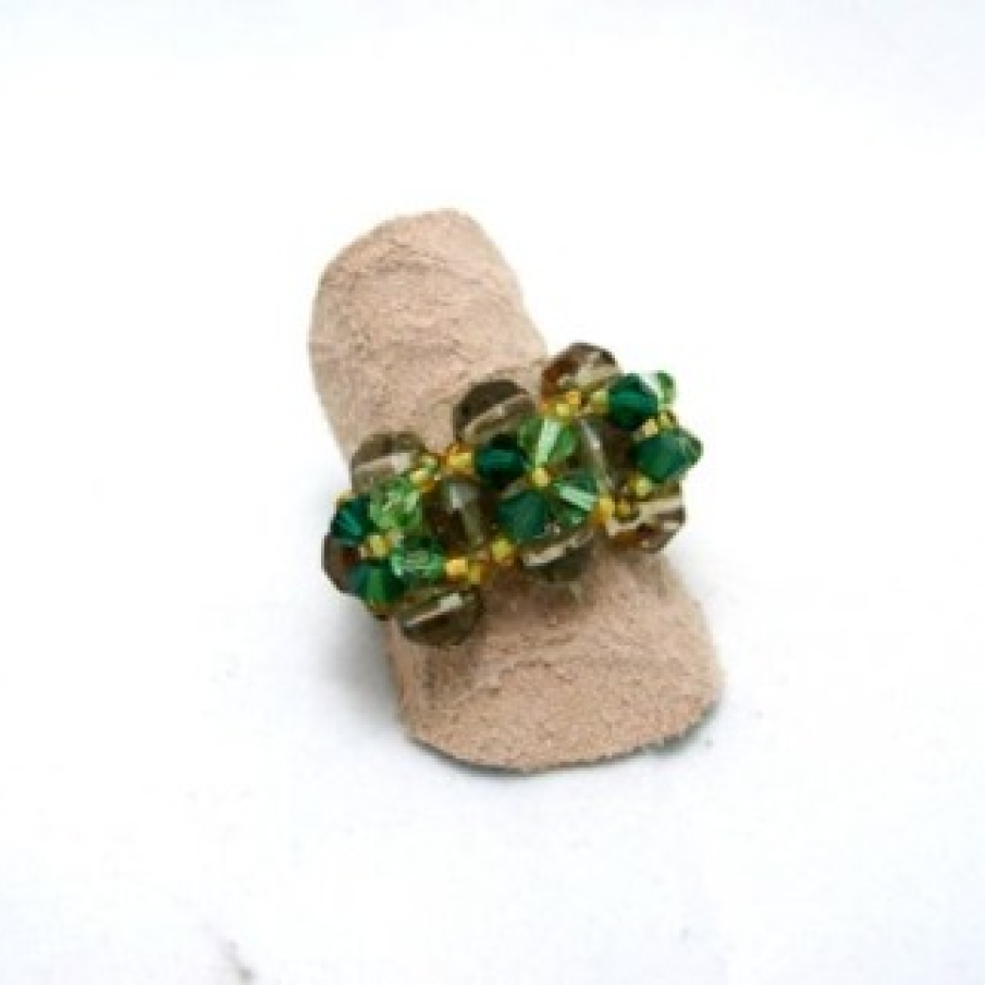 Inel in nuante de verde 