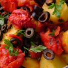 Salata mediteraneeana de cartofi si ardei copti  