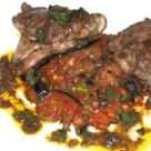 Pui in vin rosu si vinete cu rosii