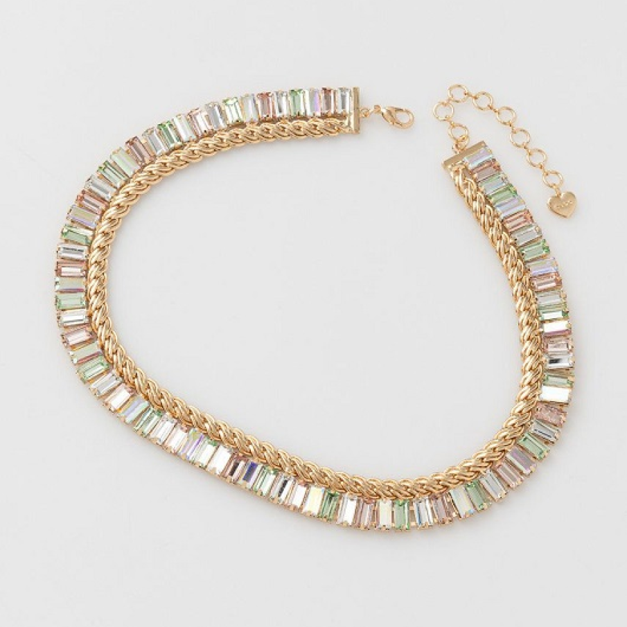 Colier din colecția Aldo cu ornamente din sticlă colorată, cu reflexe 