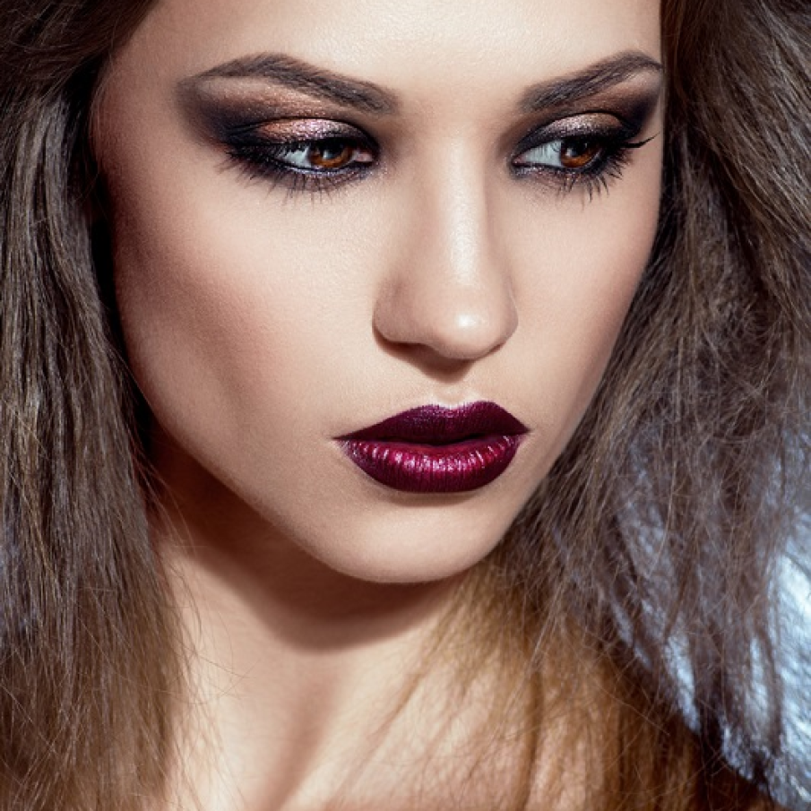 Machiaj de toamna smokey cu negru si maro, perfect pentru ochii caprui 