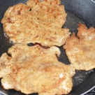 Snitele din piept de pui cu pesmet