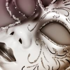 Femeia cu o mie de fete