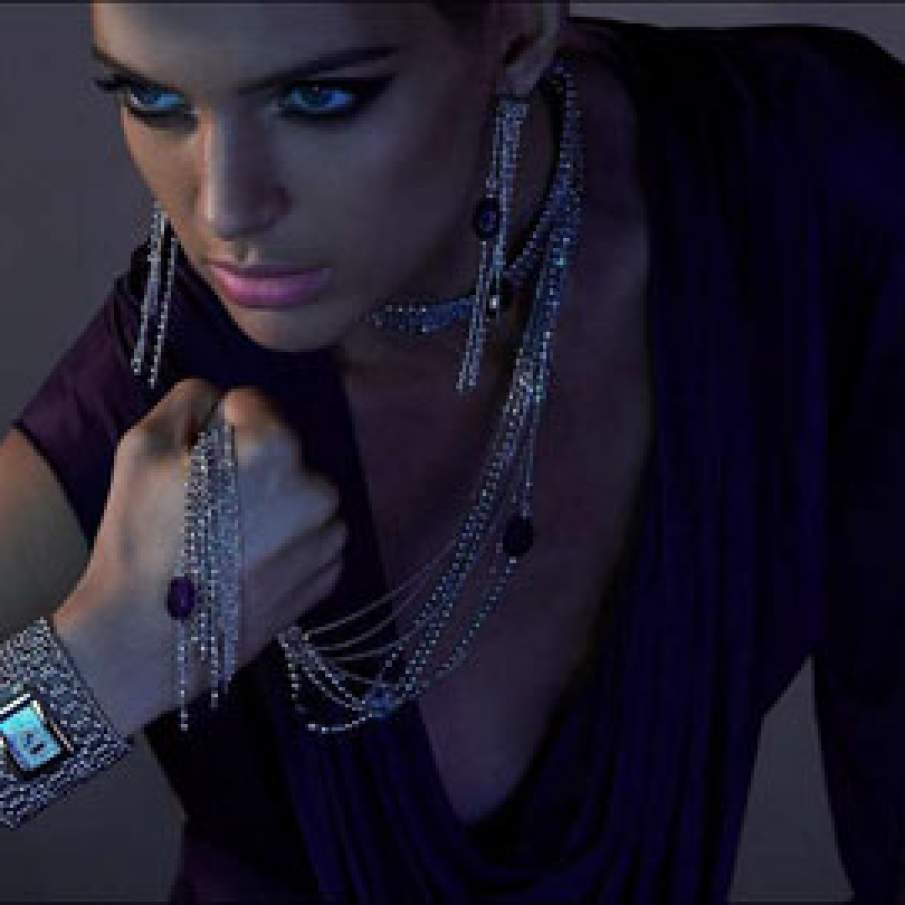 Ceas in forma piramidala