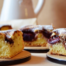 Prajitura marmorata cu cirese negre