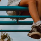 10 Modele moderne de teniși comozi și ușor de asortat ținutelor de zi cu zi