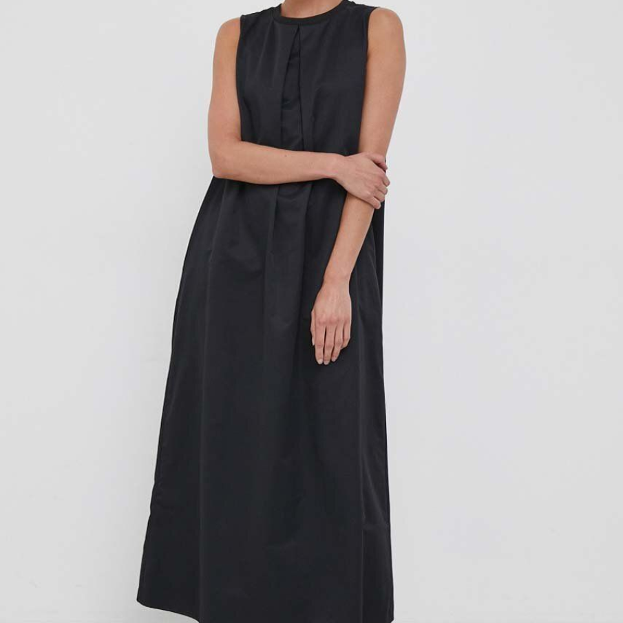 Rochie maxi neagră, lejeră și evazată, din 53% bumbac, de la United Colors of Benetton. Are aspect oversized și 2 buzunare laterale