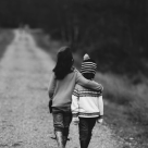 CALEA: 5 pasi pe care trebuie sa ii faci daca ai fost parasit emotional in copilarie! 