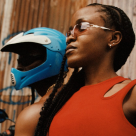 TOMMY JEANS LANSEAZĂ CAMPANIA DE BRAND TOAMNA 2022 CU TEMS, ARTISTA NOMINALIZATĂ LA GRAMMY