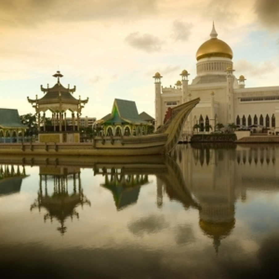 Nu atingeti oamenii pe cap  