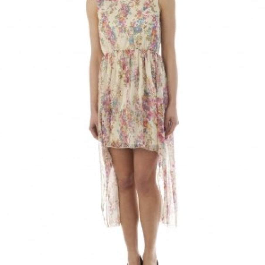 Rochie cu trena, ca o 'poezie'