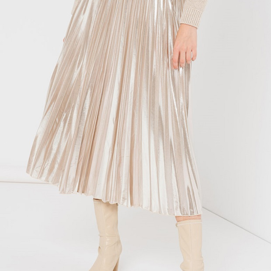 Fustă midi plisată, în nuanță de auriu deschis lucios, de format evazat