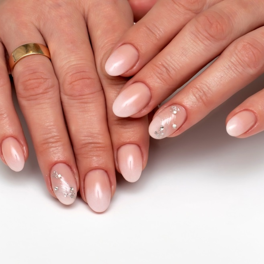  Manichiură cu cristale pentru vară 