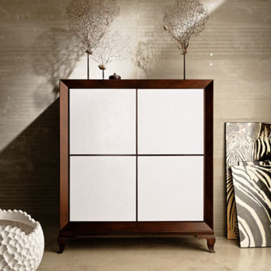 Comoda din lemn masiv