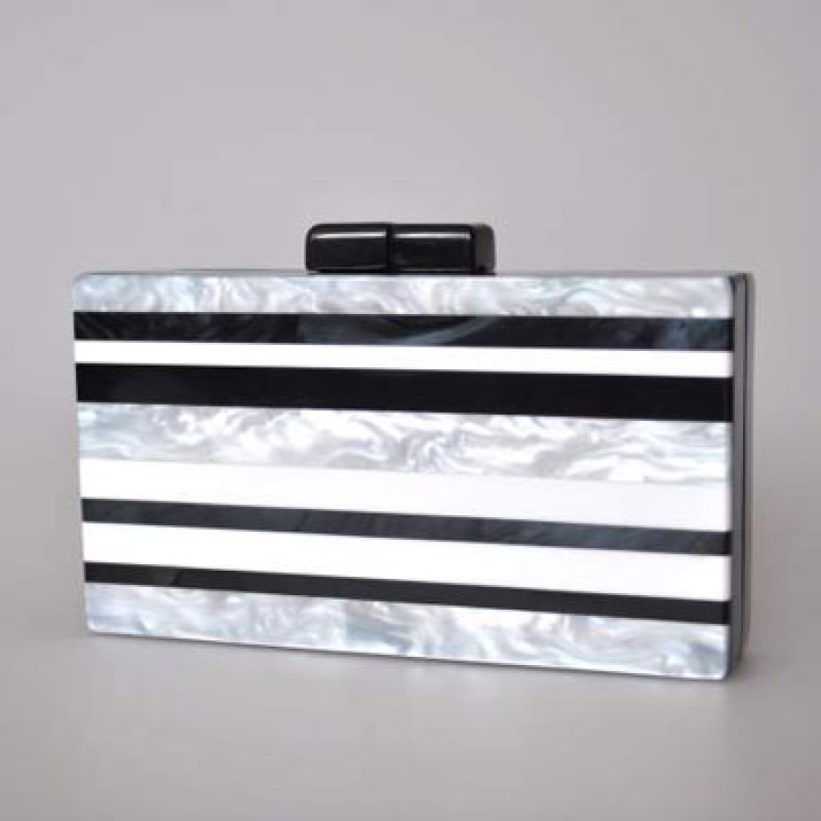 Cadouri de Mos Nicolae pentru Ea: Hot Stripes Clutch